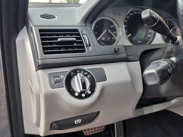 MERCEDES-BENZ C 200 — Foto 13