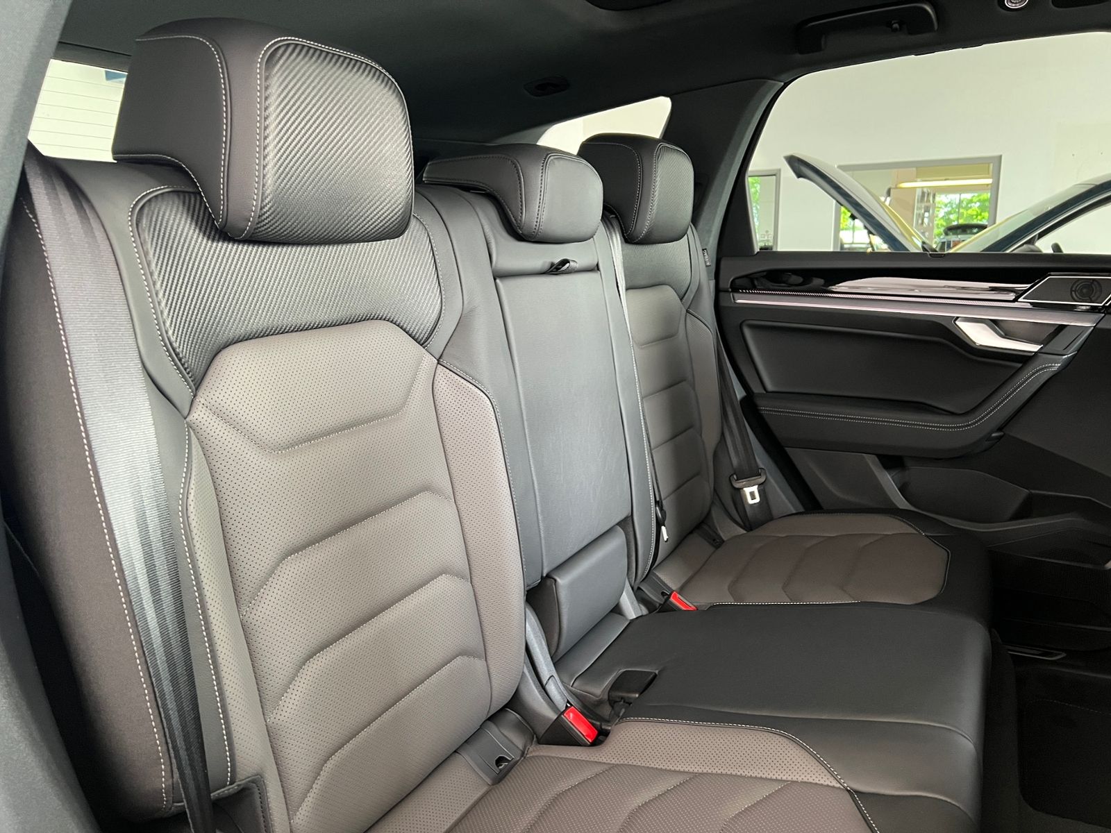 Fahrzeugabbildung Volkswagen Touareg R-Line 3.0 V6 TDI 4MOTION *Luftfederung,