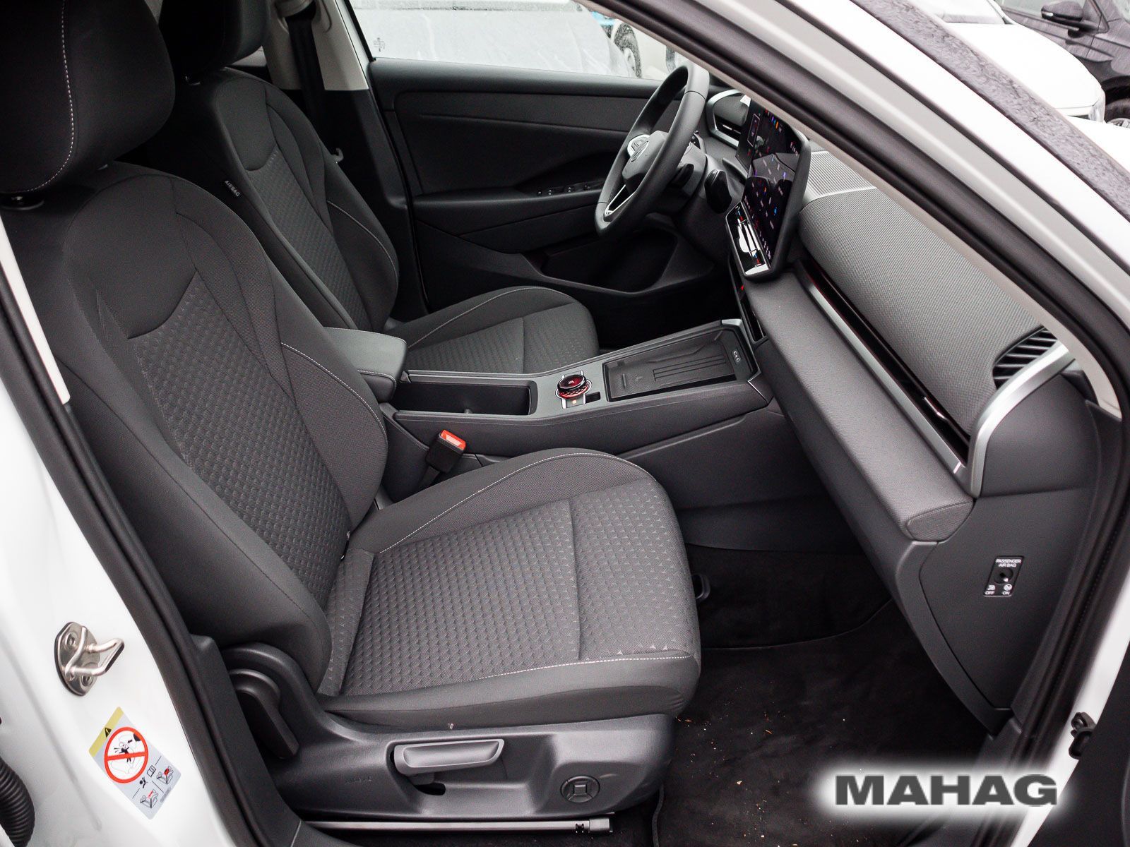 Volkswagen T-Roc - Bild 12