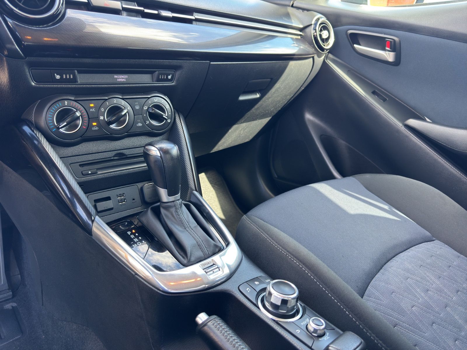 Fahrzeugabbildung Mazda 2 Lim. Exclusive-Line PDC*Shzg*USB*Tempo