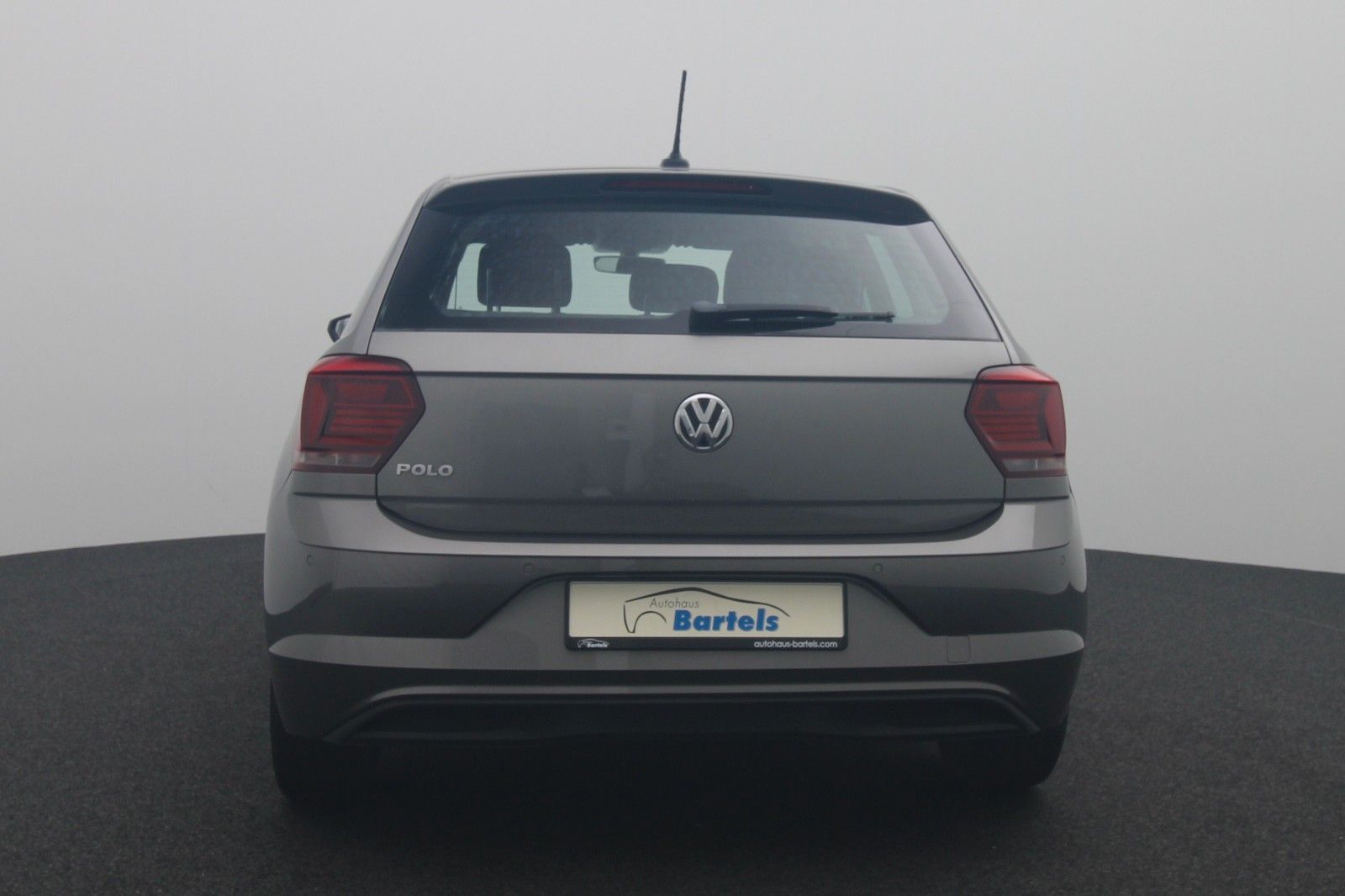 Fahrzeugabbildung Volkswagen Polo VI 1.0 Comfortline NAVI PDC TEMPO