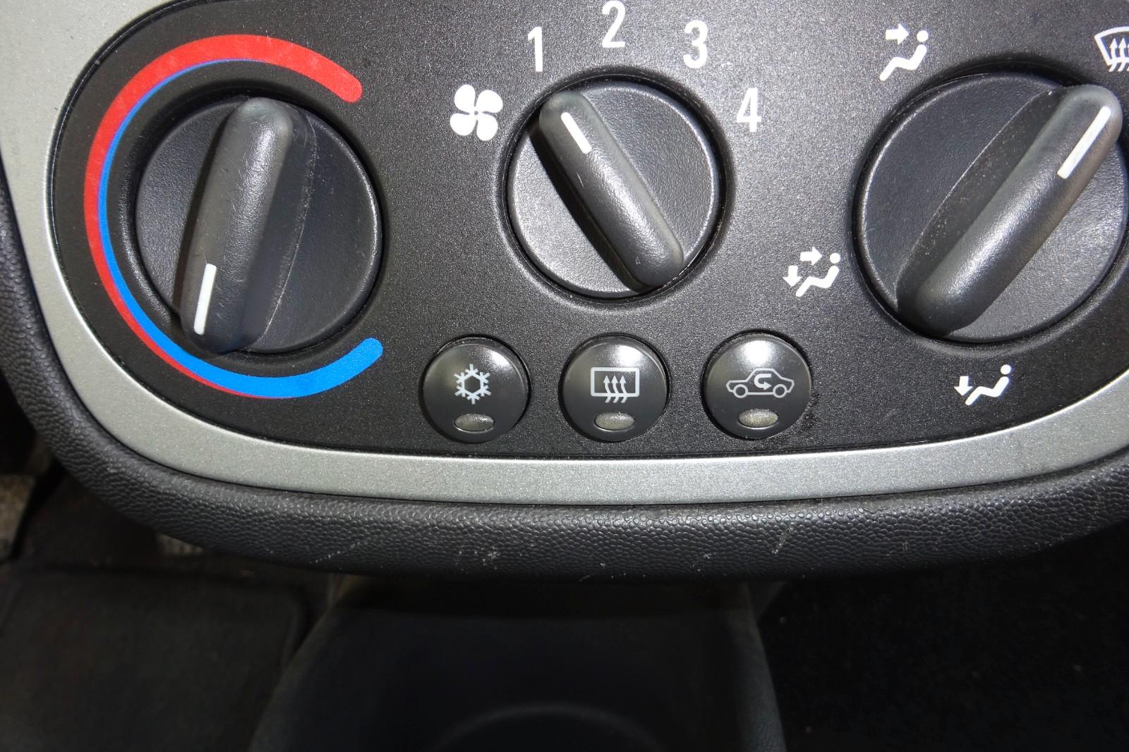 Opel Combo 2010 — photo 10