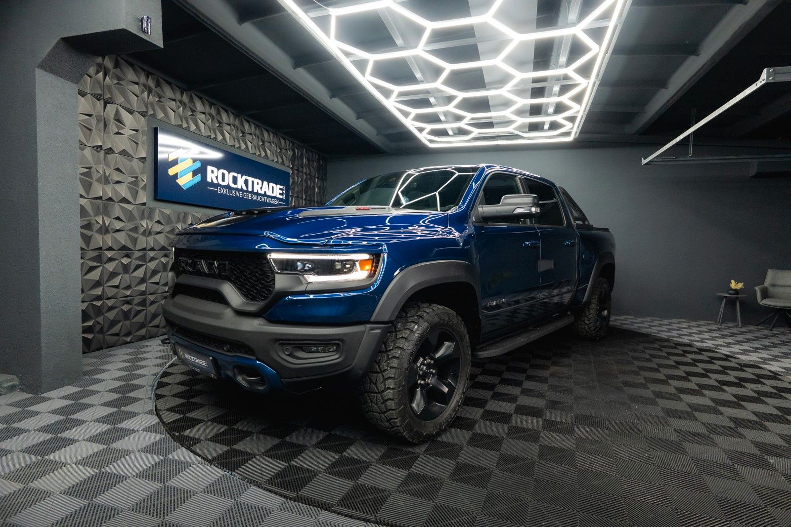 Fahrzeugabbildung Dodge RAM 5.7 V8 HEMI 4x4 LARAMIE TRX OFFROAD PAKET