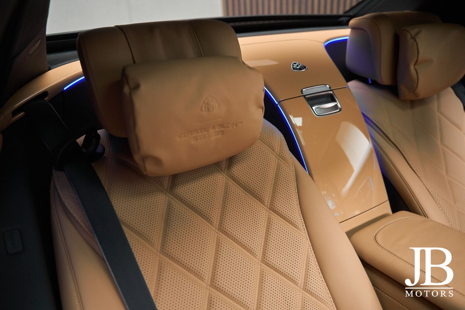 Fahrzeugabbildung Mercedes-Benz S680 Maybach Virgil Abloh 1 of 150 New Condition