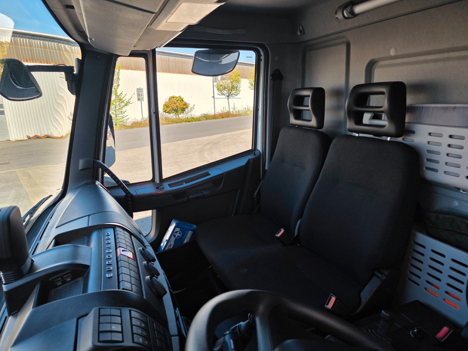 Fahrzeugabbildung Iveco Eurocargo ML75E16 Klima 3 Sitze