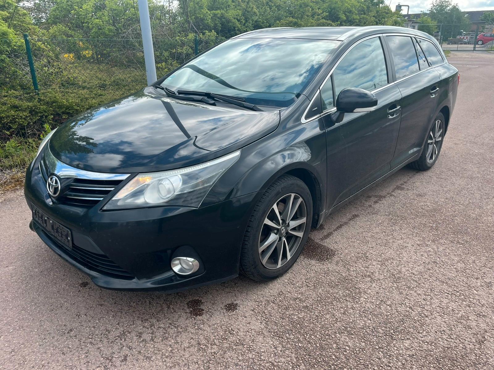 Toyota Avensis Kombi Edition/TÜV NEU/1 Hand!