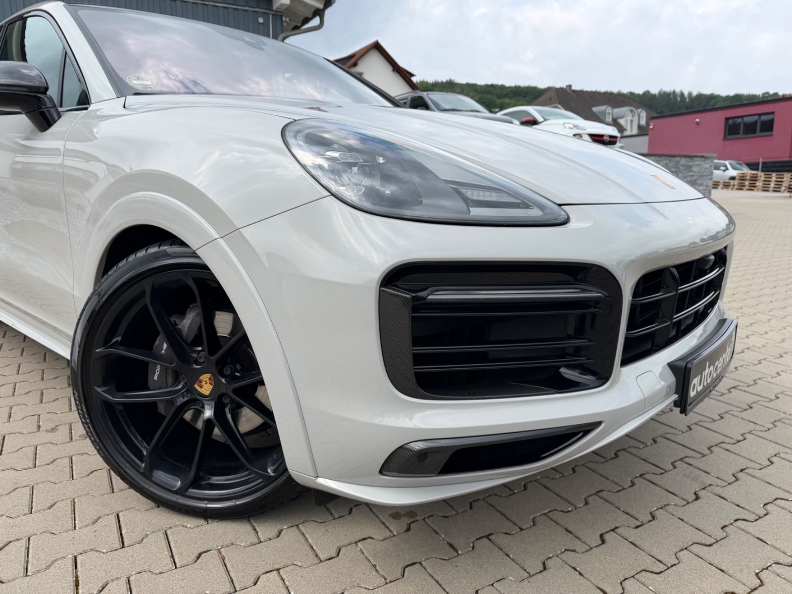 Fahrzeugabbildung Porsche Cayenne Coupe°Kreide°Sportpaket°AHK°Carbon°22Zol