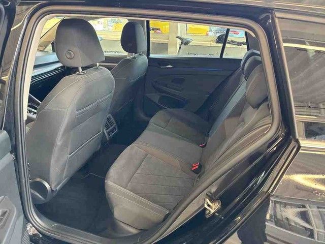 Fahrzeugabbildung Volkswagen Golf VIII Variant 1.5eTSI DSG Style HEADUP+IQ-LI