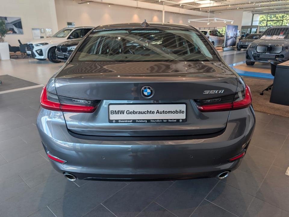 BMW 320i Limousine