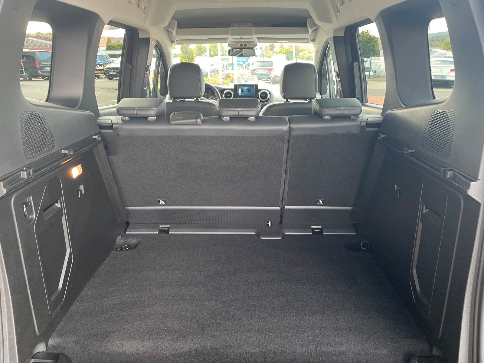 Fahrzeugabbildung Mercedes-Benz T 180 Power Plus Autom Kamera AHK LED MBUX