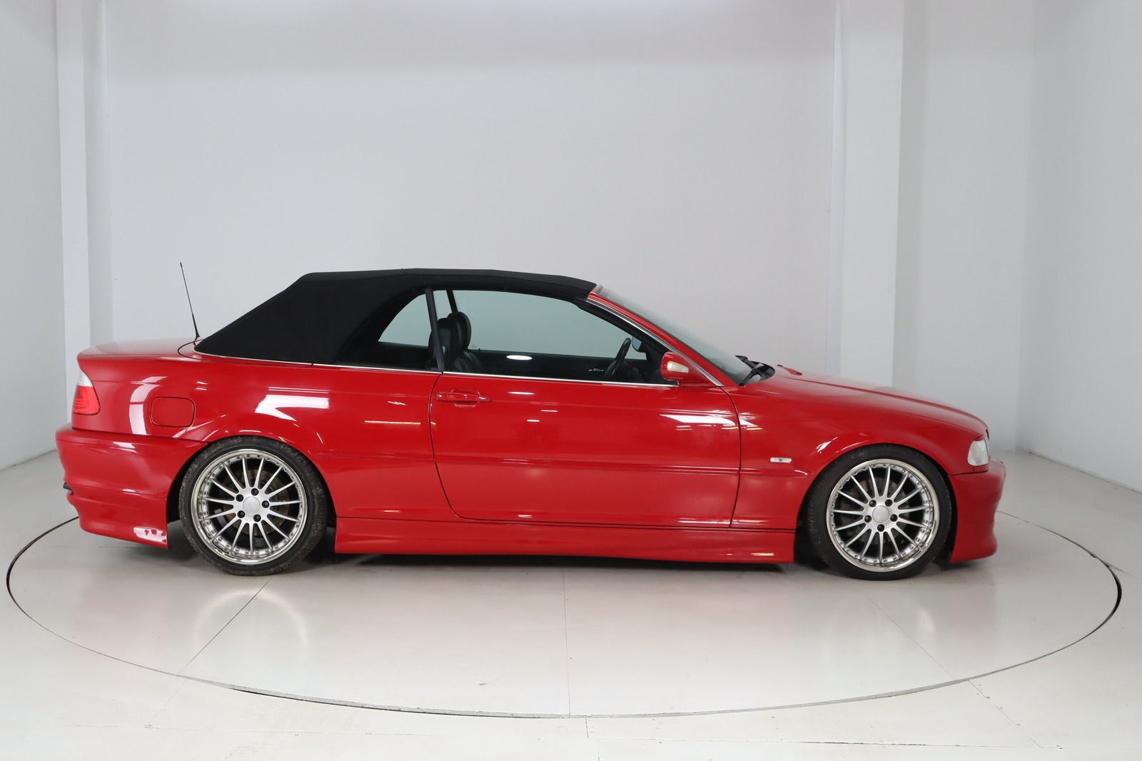 Fahrzeugabbildung BMW 323 Ci Cabrio Sitzhzg. * Leder * Klimaautom.