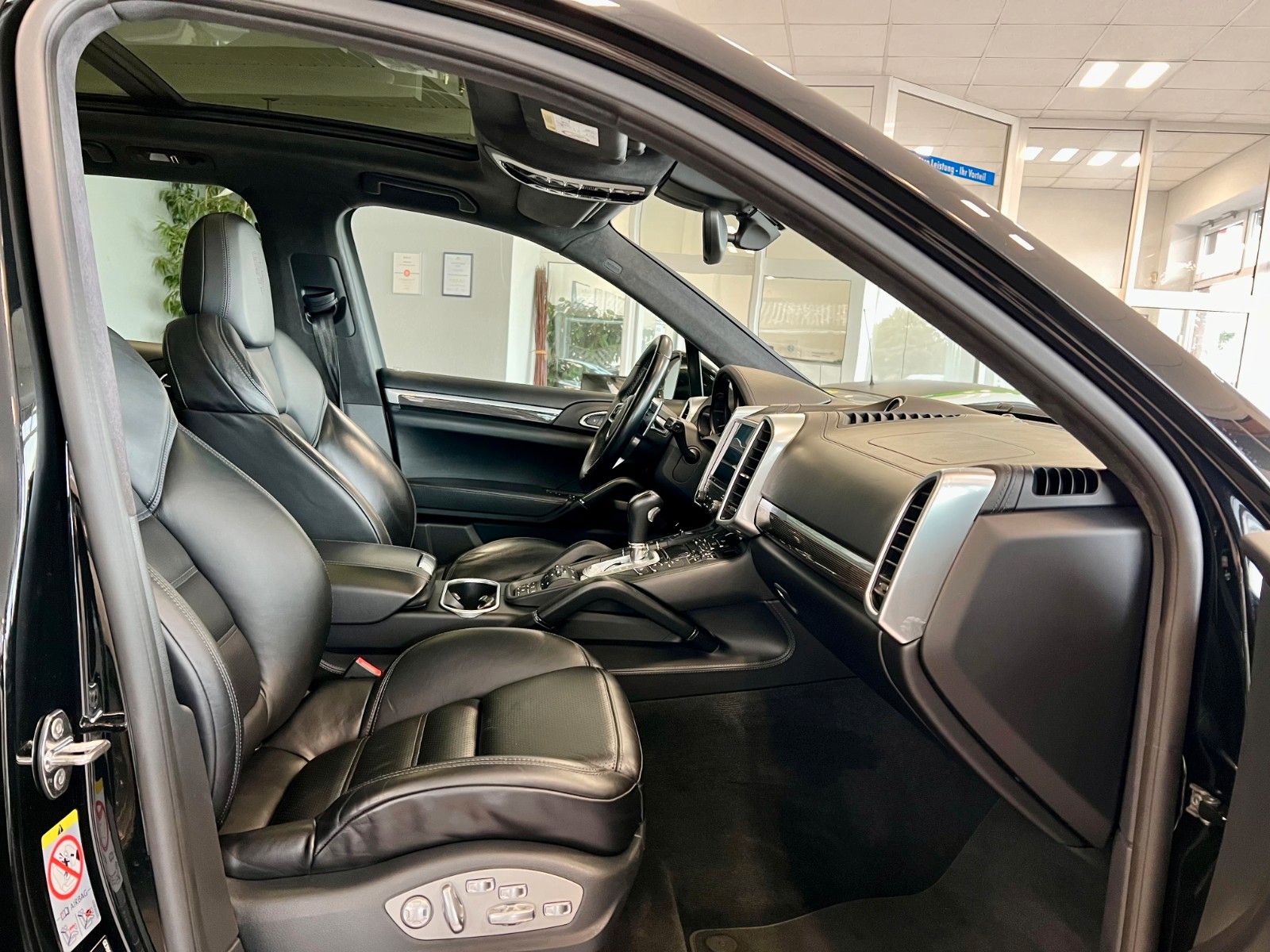 Fahrzeugabbildung Porsche Cayenne Turbo S SportDesign/Panorama/21Zoll
