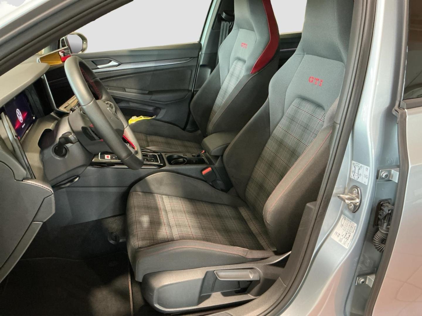 Volkswagen Golf GTI VIII 2.0 TSI 7-DSG DCC HUD HarmanKardon, миниатюра 10