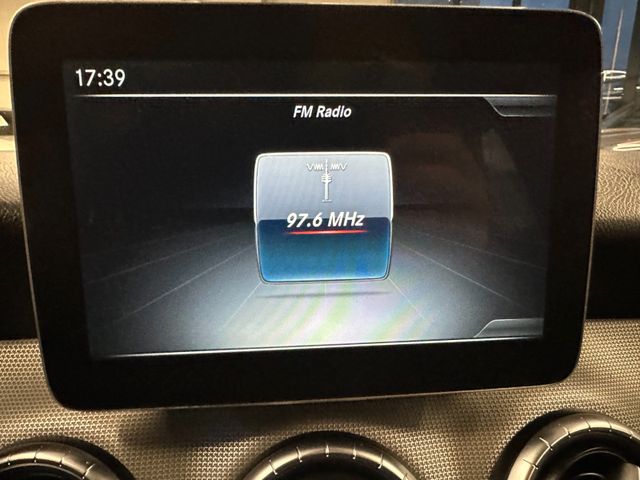 Mercedes-Benz CLA Shooting Brake CLA 180 *AMG*Navi*AHK*