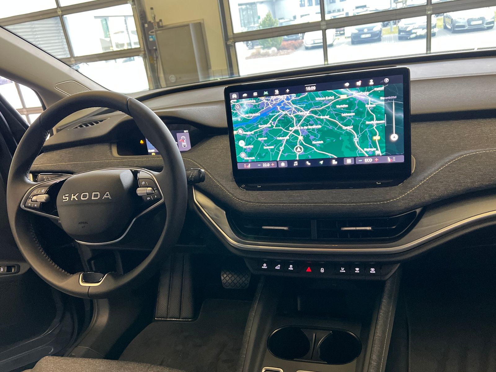 Fahrzeugabbildung SKODA Elroq 85 *AHK,Wärmepumpe,KESSY*