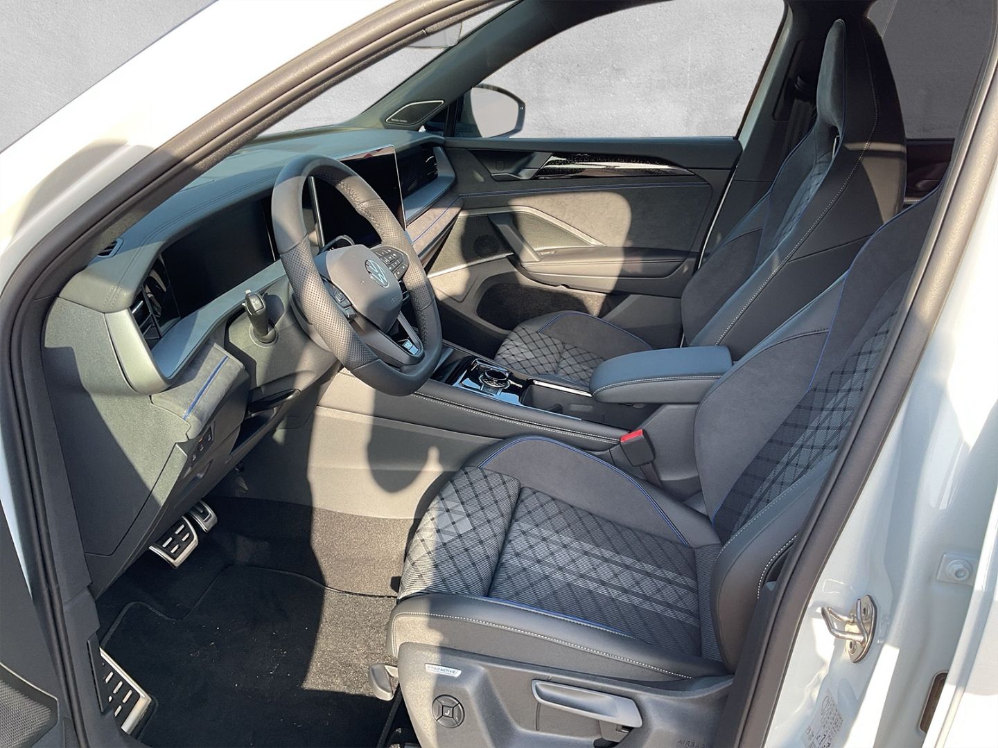 Volkswagen Tayron 1.5 TSI eHybrid R-Line Sportpaket AD AHK foto 5