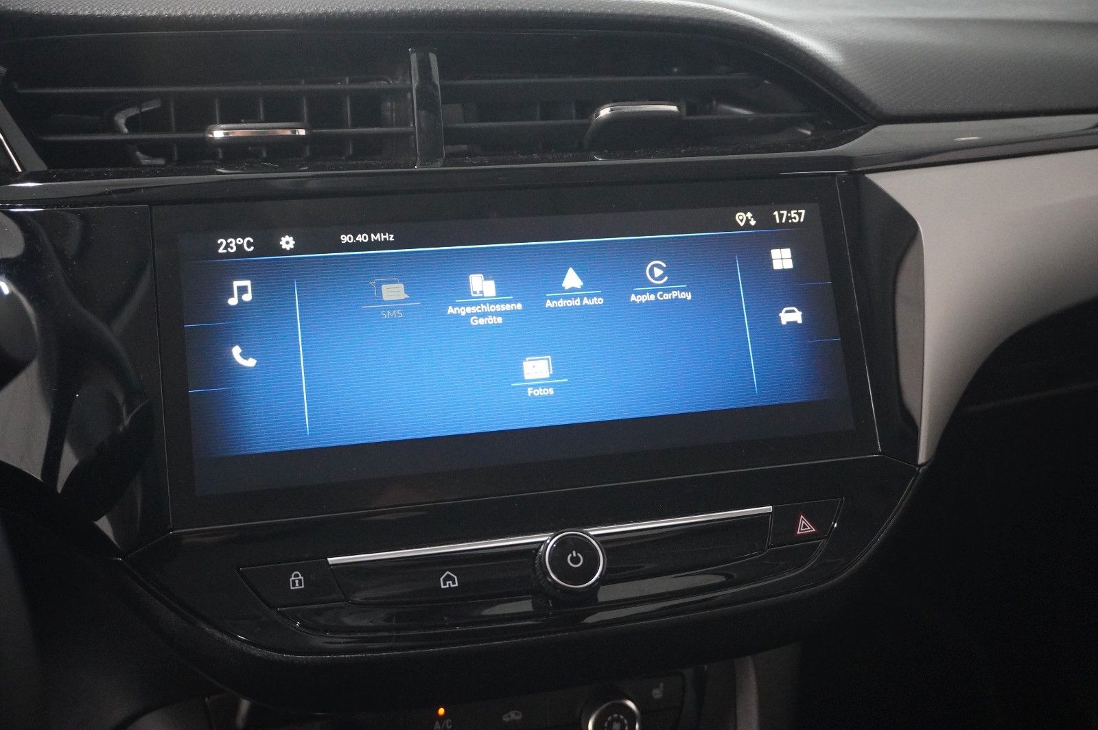Fahrzeugabbildung Opel Corsa F 1.2 FACELIFT NAVI/LED/KAMERA/VIRTU./DAB+