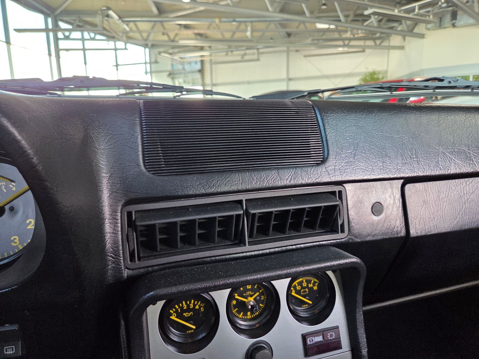 Fahrzeugabbildung Porsche 944 Basis Coupe DEUTSCHES FAHRZEUG H-KENNZEICHEN