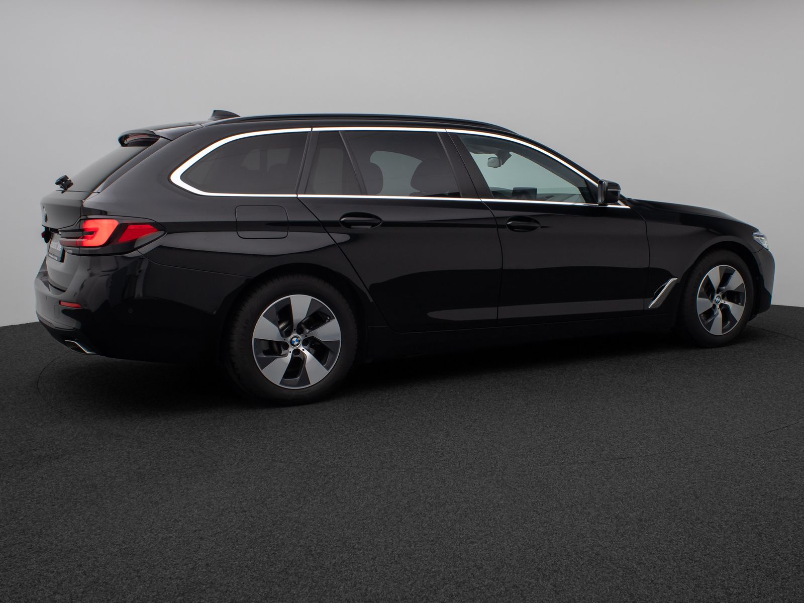 Fahrzeugabbildung BMW 530i Kamera Laser HUD DAB 4xKlima AHK Komfort