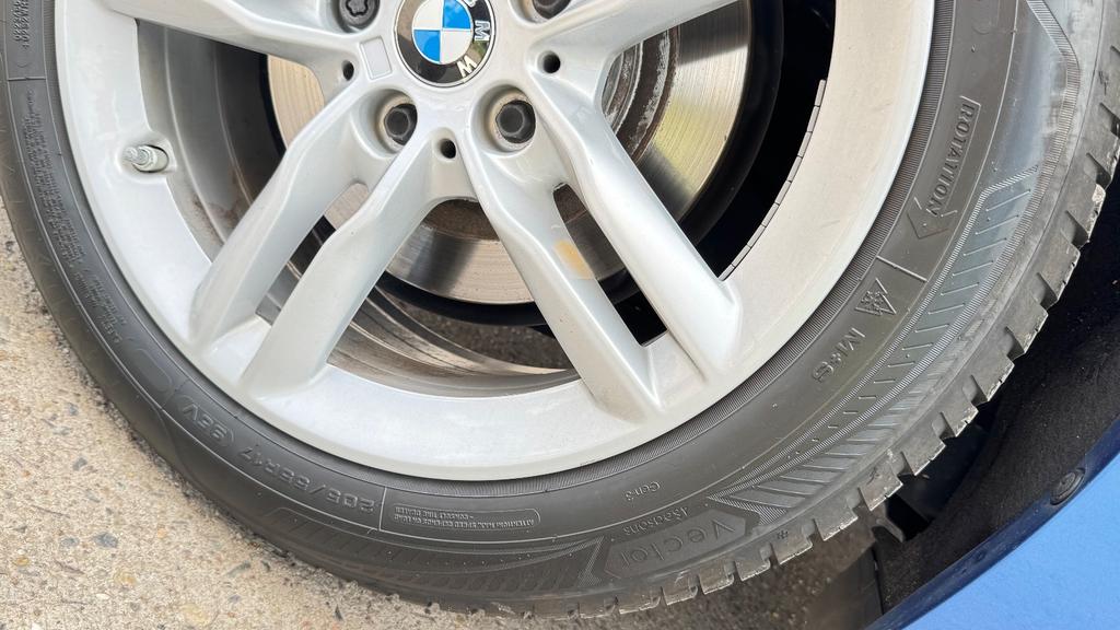BMW 225