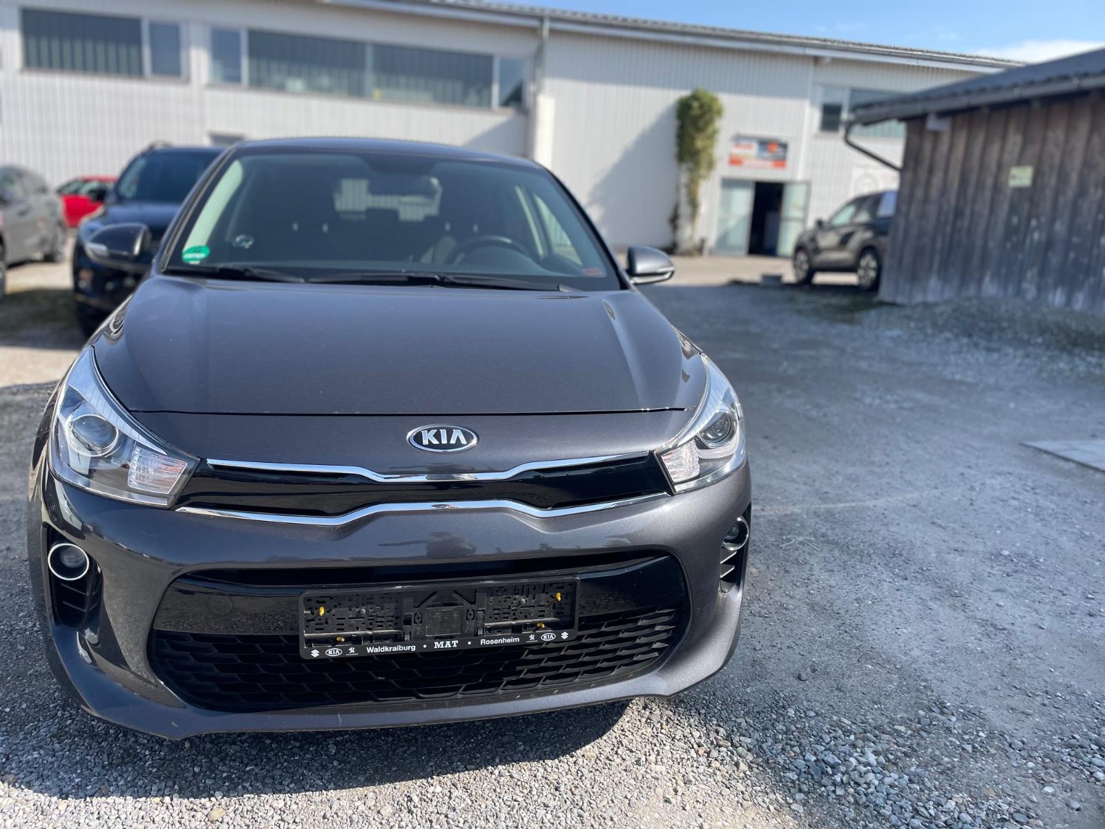 Kia Rio 1.4 Dream Team 5-türig 8-fach bereift