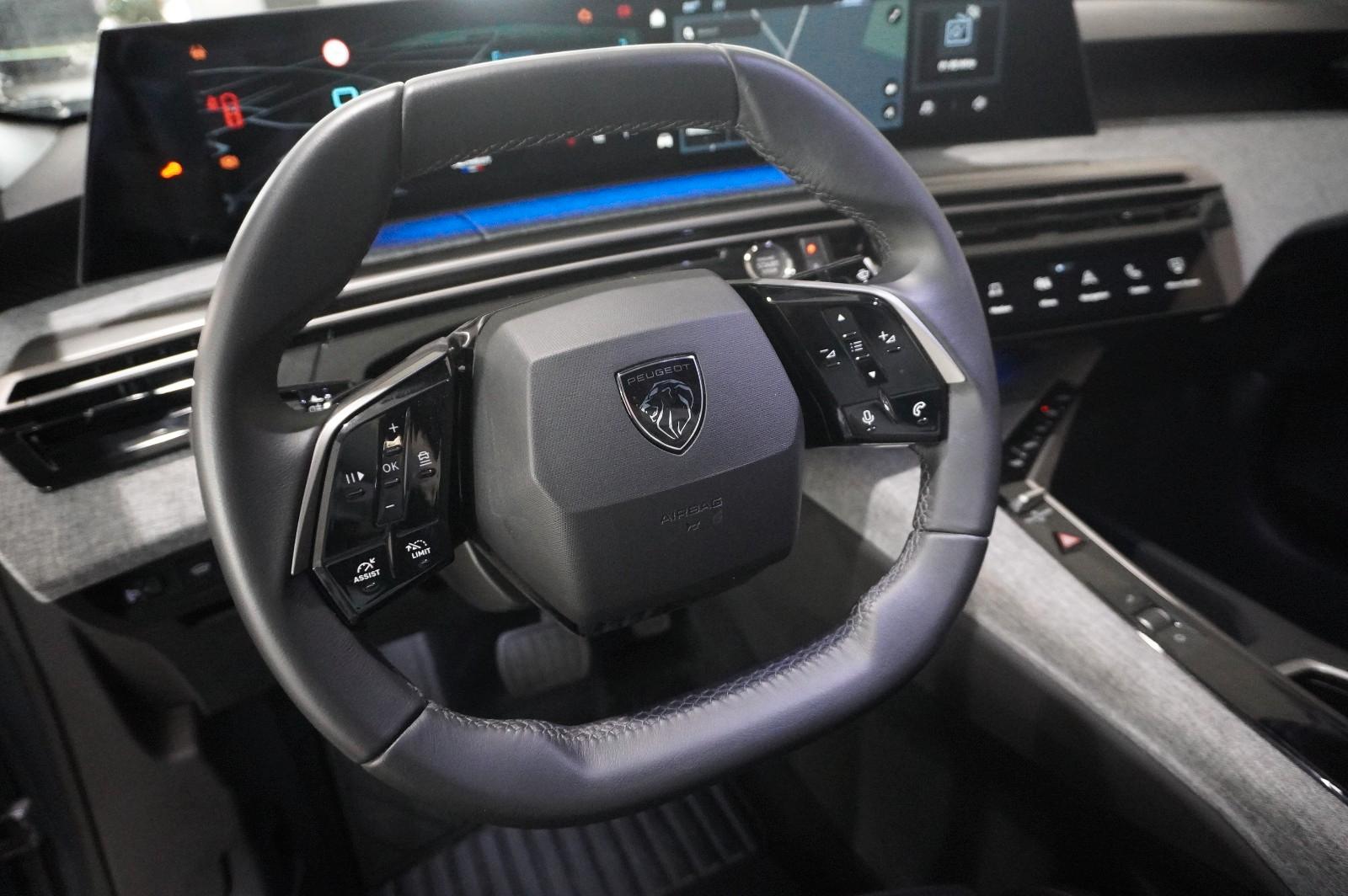 Peugeot 3008 Hybrid 145 ALLURE E-DSC NAVI/LED/360°/SPORT