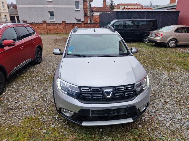 Dacia Sandero II Stepway Celebration Automatik 1 Hand