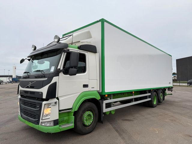 Volvo FM330 6x2*4 Igloocar 9,65 m. Box Year 2023