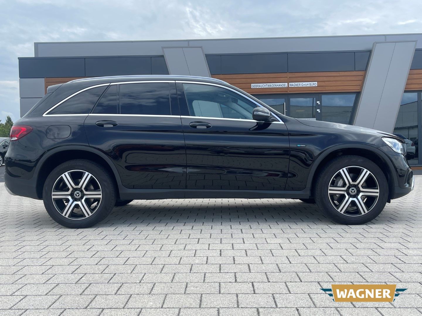 Fahrzeugabbildung Mercedes-Benz GLC 300 de 4Matic EU6d Totwinkelassistent