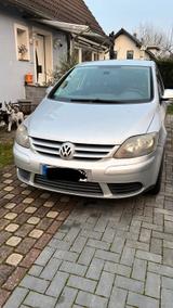 Volkswagen Gold Plus grosses Auto - Volkswagen Golf: Gross