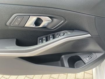 BMW 320 - 6