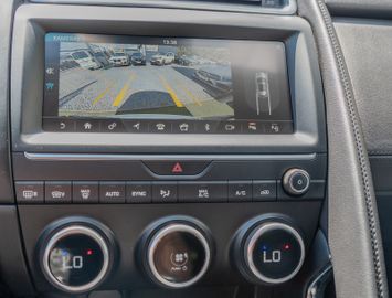 Fahrzeugabbildung Jaguar E-PACE 2.0 S AWD 1.HAND|KAMERA|LED|KEYLESS|SPURH