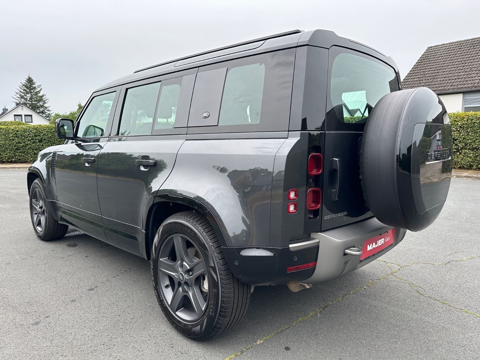 Fahrzeugabbildung Land Rover Defender 110 X-Dynamic 7Sitzer*MERIDIAN*LEDER