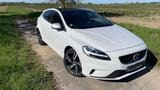 Volvo V40 T5 Geartronic R Design - Volvo V40 Limousine R design mit Benzin-Antrieb