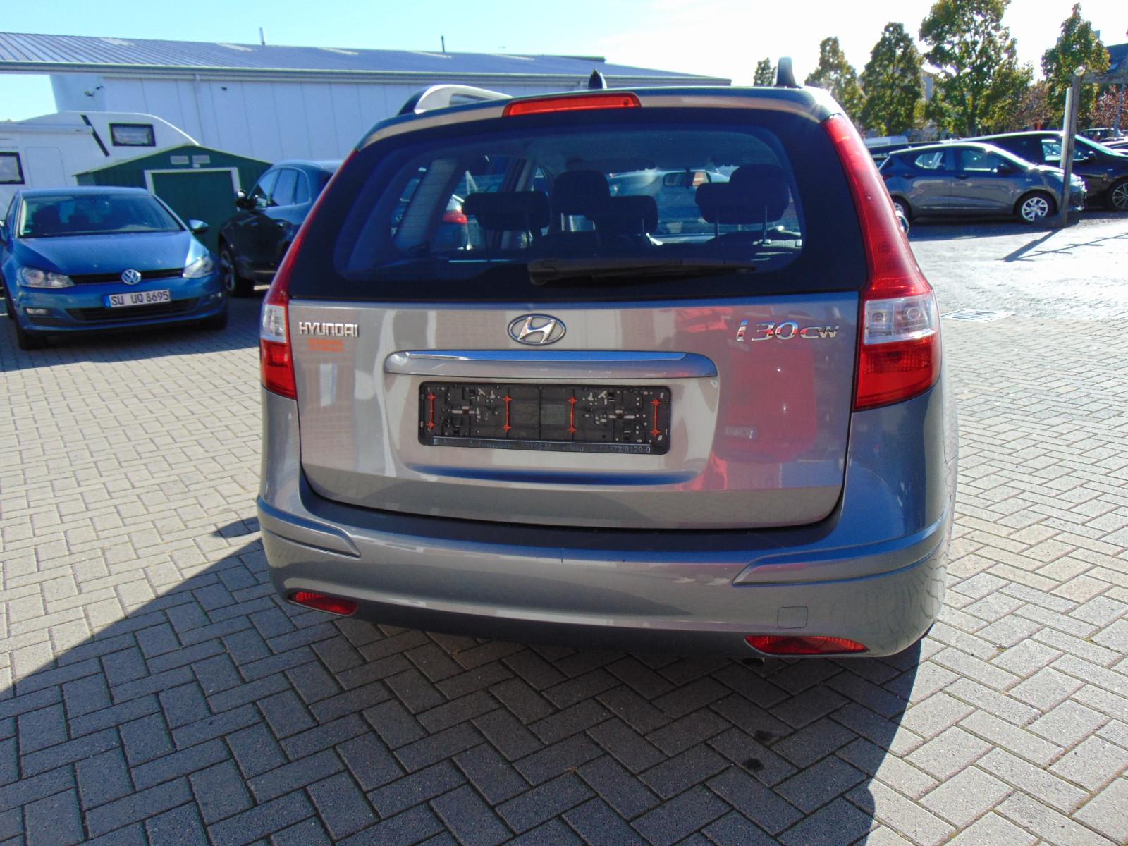 Hyundai i30 2011 — photo 21