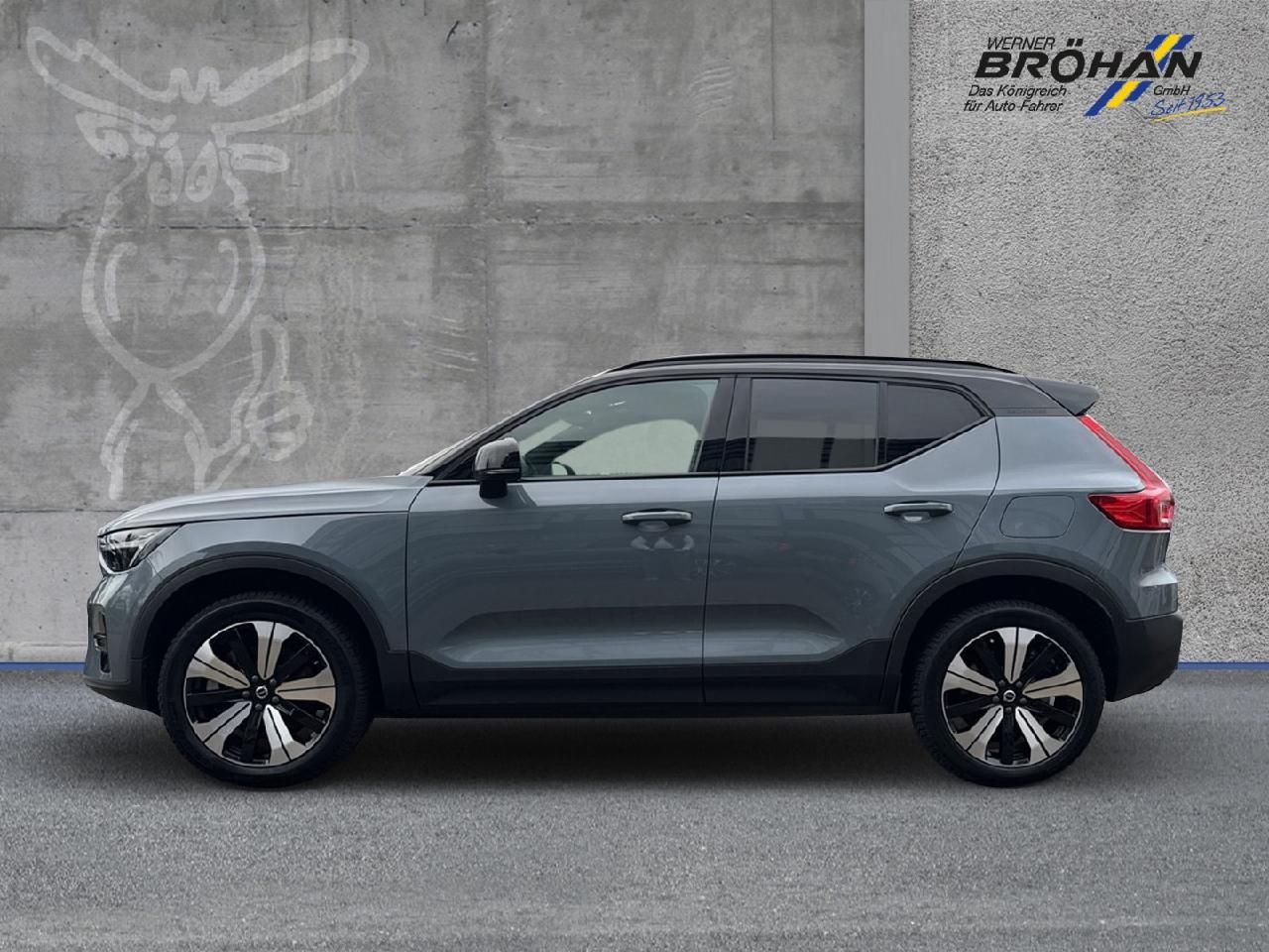 Fahrzeugabbildung Volvo XC40 Plus Recharge Pure Electric 2WD