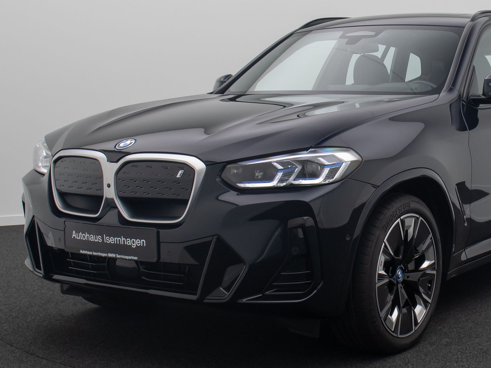 Fahrzeugabbildung BMW iX3 IMPRESSIVE DAB HUD Laser ACC 360°Panoram 20"