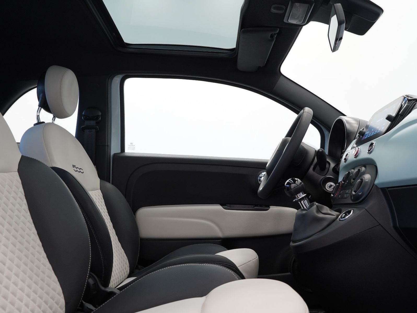 Fahrzeugabbildung Fiat 500 1.0 Mild Hybrid Dolcevita PANO