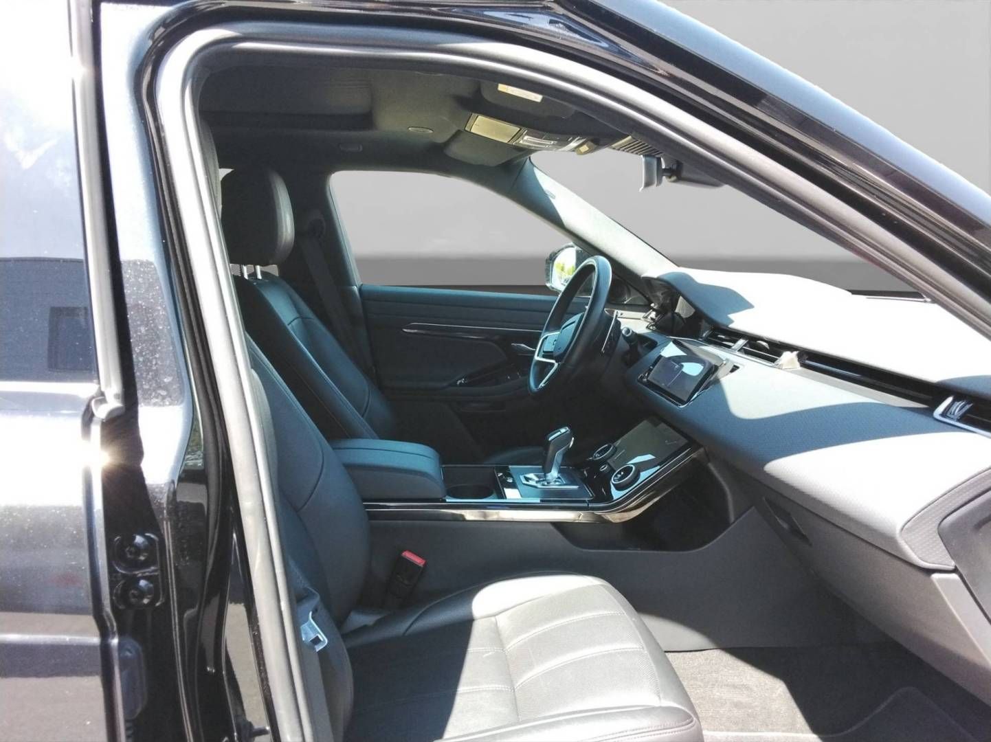 Fahrzeugabbildung Land Rover RANGE ROVER EVOQUE P250 R-Dynamic S