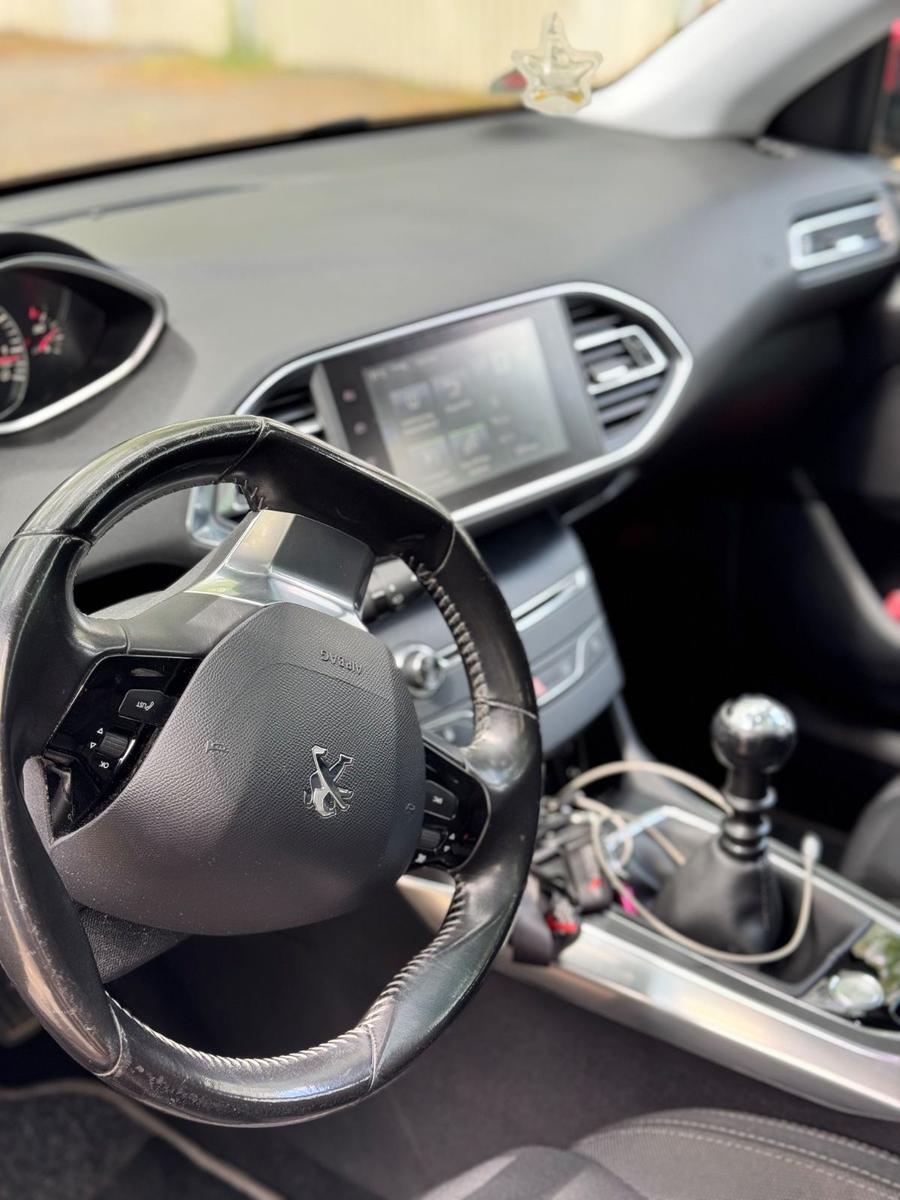 Peugeot 308 2015 — engine 131 HP (96kW)