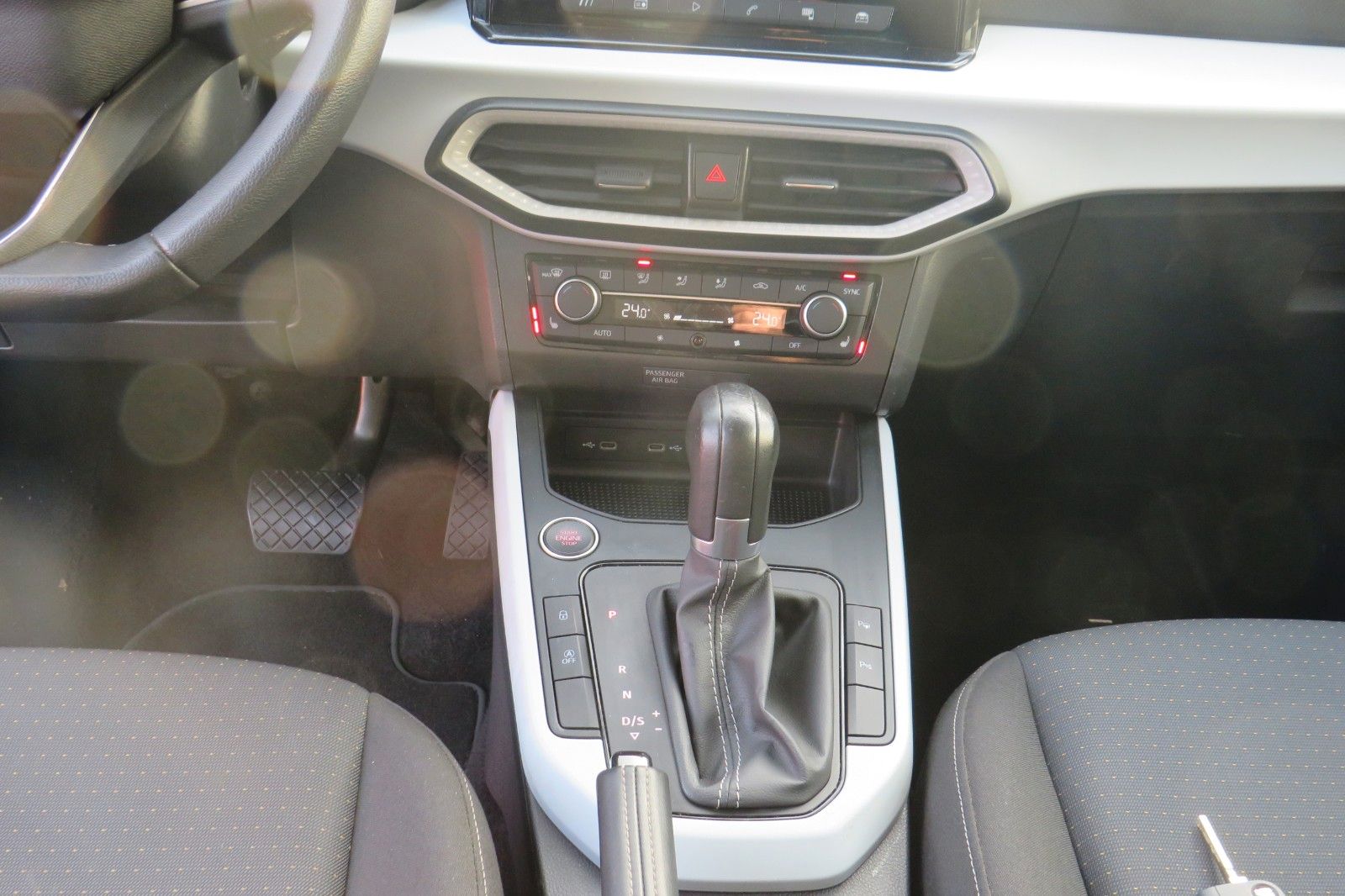 Fahrzeugabbildung SEAT Arona Style DSG GRA KAMERA SITZH. PDC APP-CON 1H