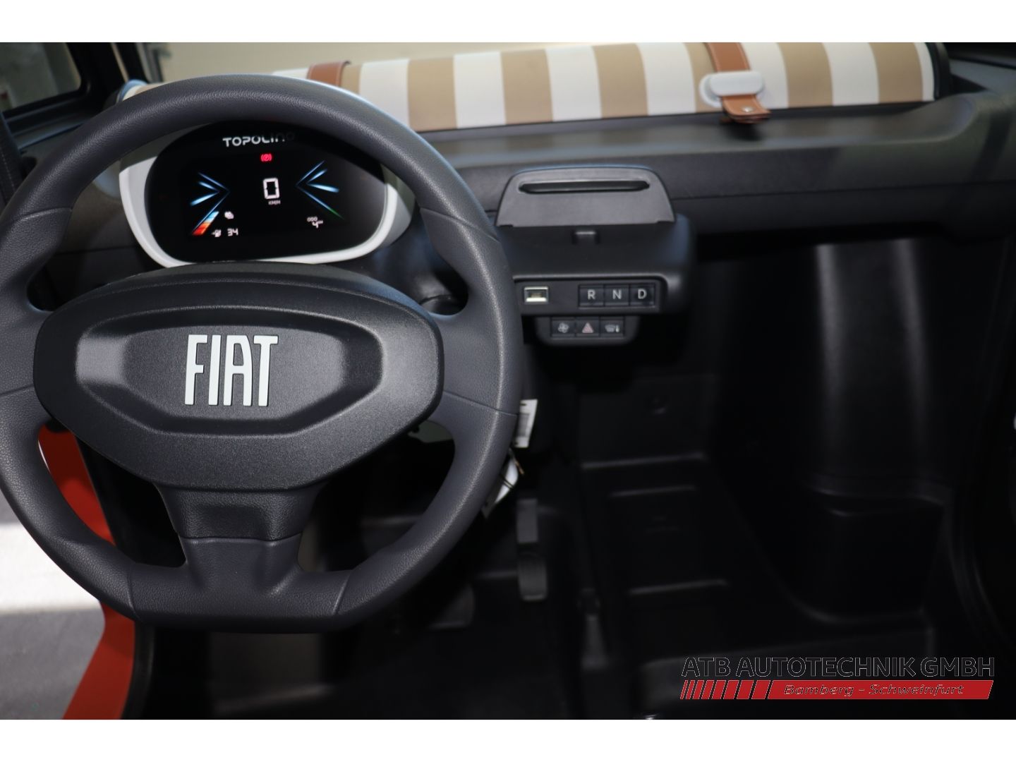 Fahrzeugabbildung Fiat Topolino MY26 7kWh 8,2PS /Fahrbar ab 15 Jahre!