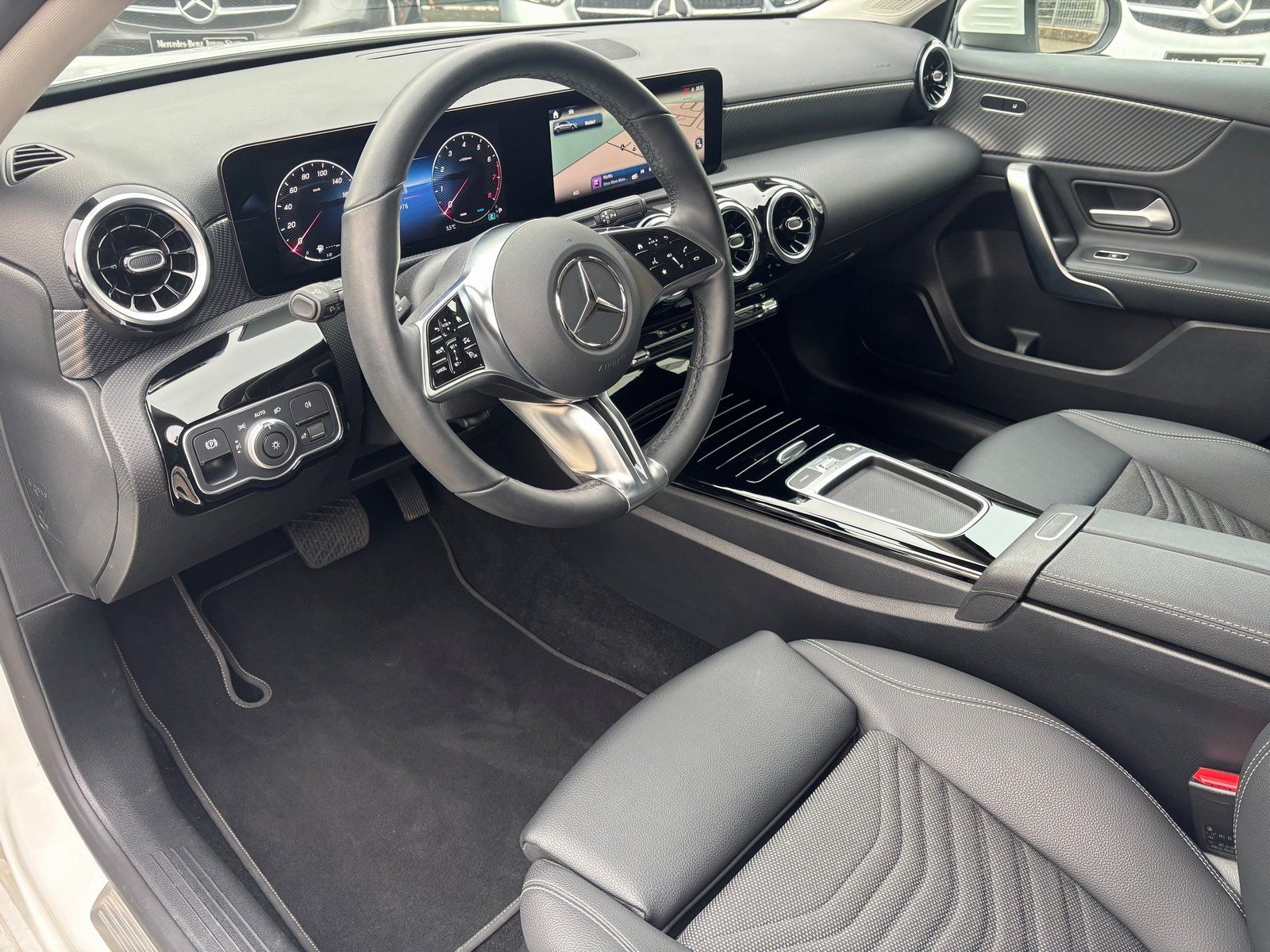 Fahrzeugabbildung Mercedes-Benz A 180 PROGRESSIVE*LED*KAMERA*SPURHALTE*