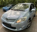 Toyota Auris Life - Toyota Auris aus 2010 mit Benzin-Antrieb: Kleinwagen