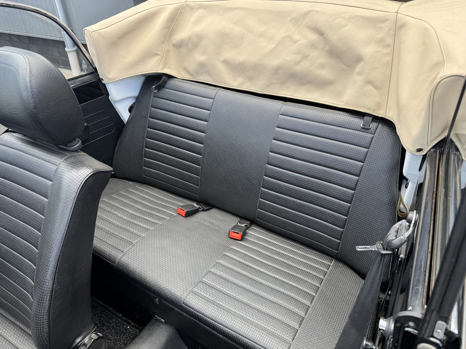 Fahrzeugabbildung Volkswagen Käfer 1303 Karmann Cabriolet MATCHING-NUMBERS