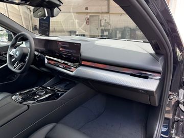 BMW 520d xDrive M Sportpaket Head-Up HK HiFi DAB