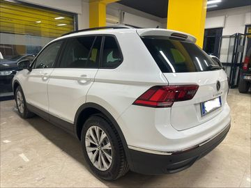Volkswagen Tiguan - 3