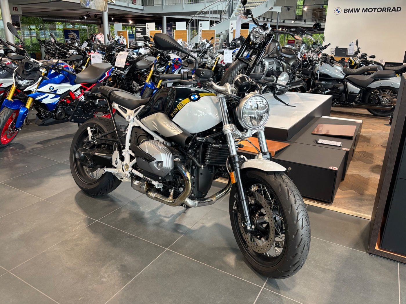 Fahrzeugabbildung BMW R nine T Pure Option 719