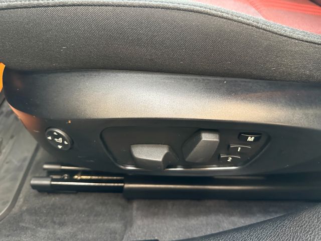 BMW X1 xDrive *KEYLESS*MEMORY*TEMPO*NAV*PDC(CAM)*