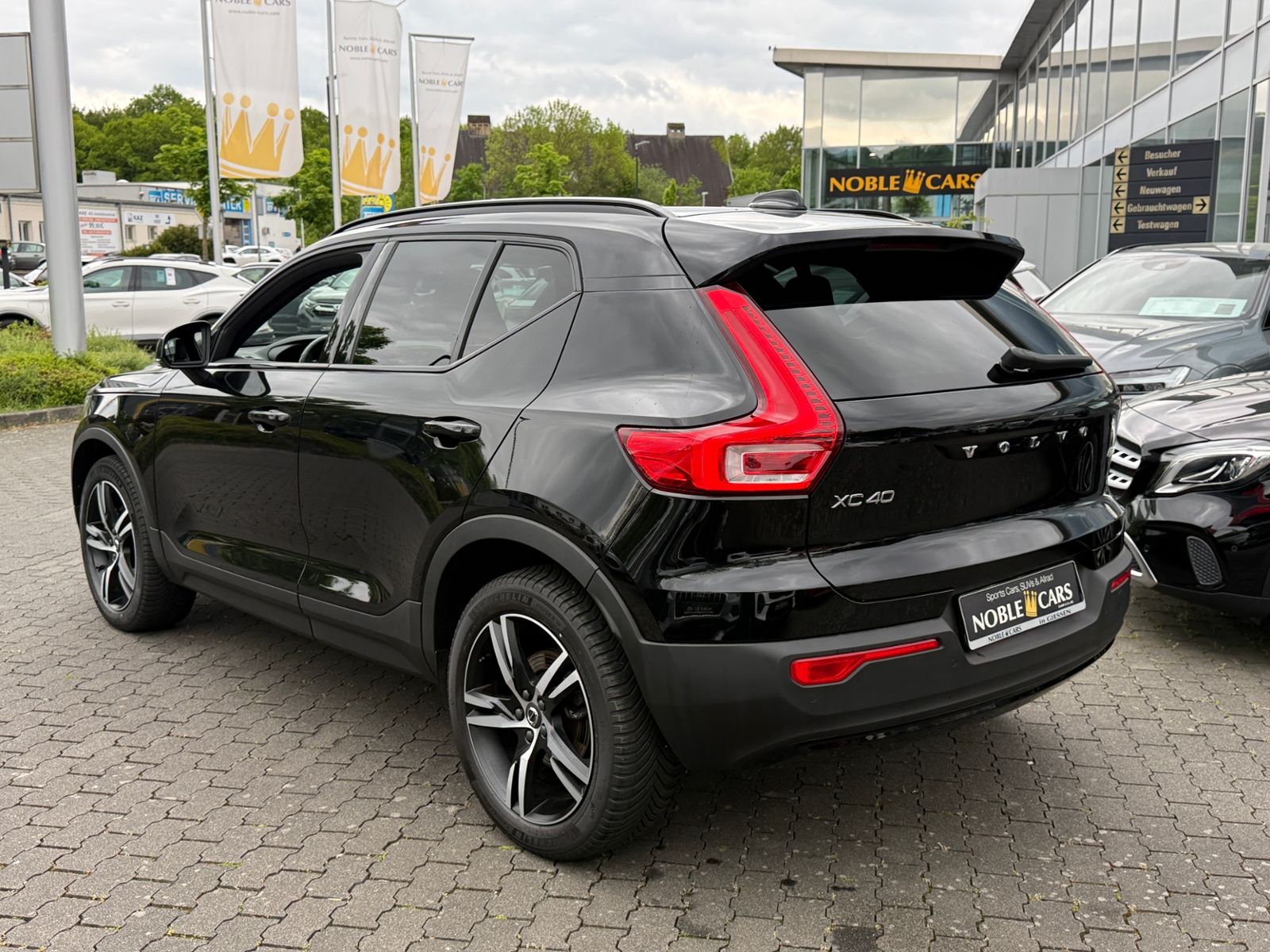 Fahrzeugabbildung Volvo XC40 R Design H/K ACC AHK KAM